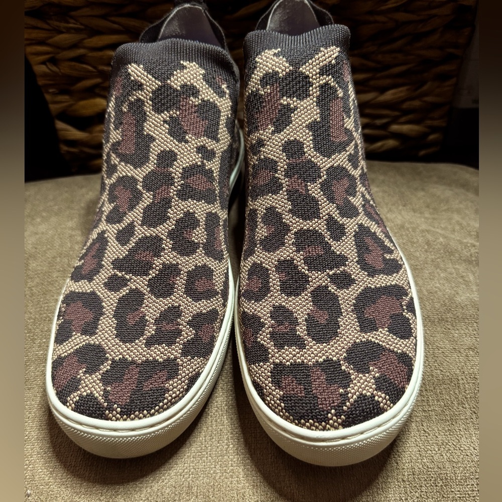 Rothy's Women's Chelsea Boot in Wildcat, Size 10